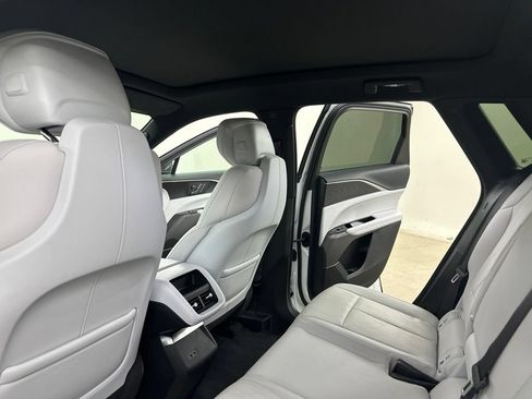 Certified 2024 Cadillac Lyriq Luxury AWD/4WD image 25