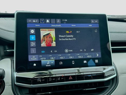 Used 2022 Jeep Compass Limited w/ Sun and Sound Group image 11