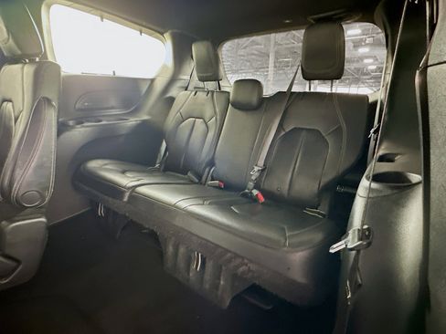 Used 2018 Chrysler Pacifica Touring-L w/ Premium Audio Group image 29