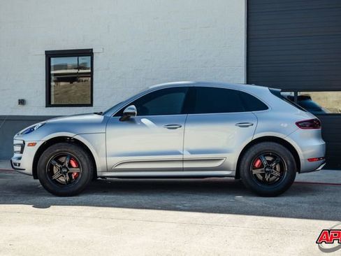 Used 2015 Porsche Macan Turbo image 37