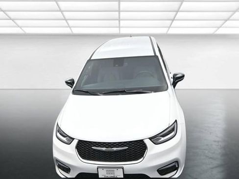 New 2026 Chrysler Pacifica Select image 11