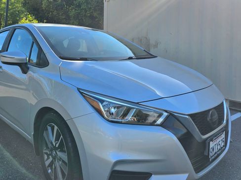 Used 2020 Nissan Versa SV FWD image 9
