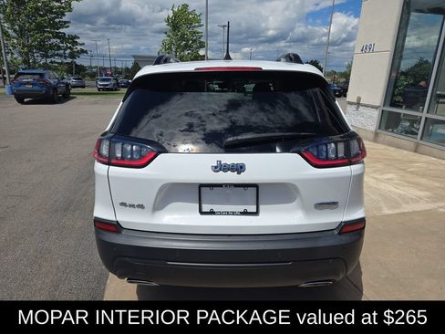 Used 2022 Jeep Cherokee Latitude Lux w/ Sun & Sound Group AWD/4WD image 5