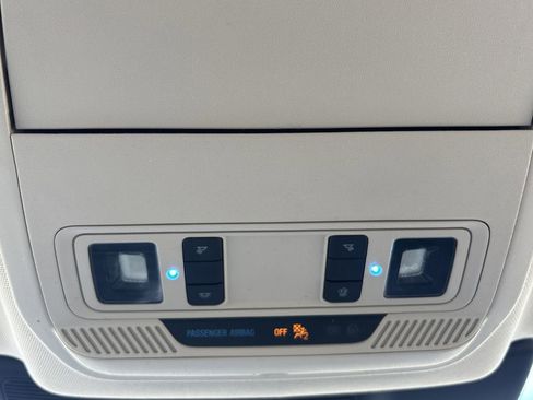 Used 2021 Ford Explorer XLT image 41