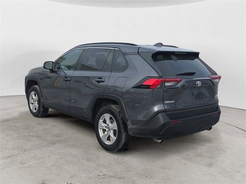 Used 2020 Toyota RAV4 XLE w/ Convenience Package image 3