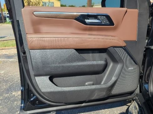 New 2026 Chevrolet Tahoe High Country w/ Sun And Tow Package image 13