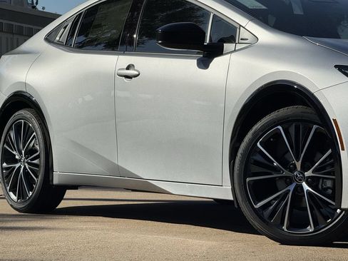 New 2026 Toyota Prius XLE FWD image 7