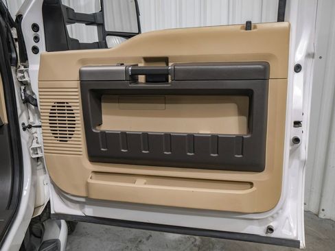 Used 2016 Ford F250 Lariat w/ Lariat Interior Package image 40