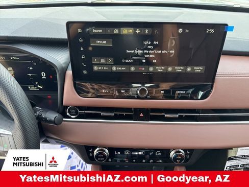 New 2026 Mitsubishi Outlander SEL image 12