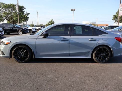 Used 2022 Honda Civic Sport image 2