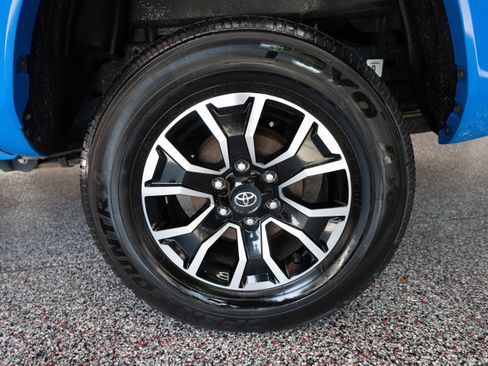 Used 2021 Toyota Tacoma TRD Sport AWD/4WD image 28
