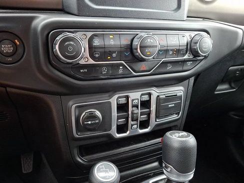 Used 2018 Jeep Wrangler Unlimited Sport S AWD/4WD image 19