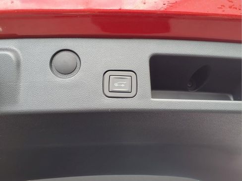 Used 2025 Chevrolet Equinox LT w/ Convenience Package II image 6