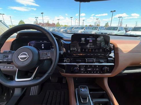 Used 2024 Nissan Pathfinder Platinum AWD/4WD image 33