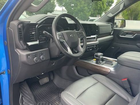 Used 2025 Chevrolet Silverado 1500 LT Trail Boss w/ LT Trail Boss Premium Package AWD/4WD image 13