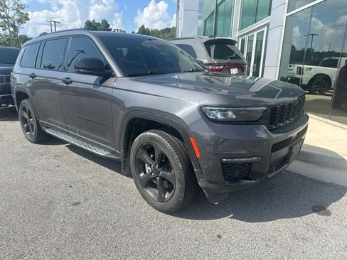 Used 2022 Jeep Grand Cherokee L Limited w/ Luxury Tech Group II RWD image 4