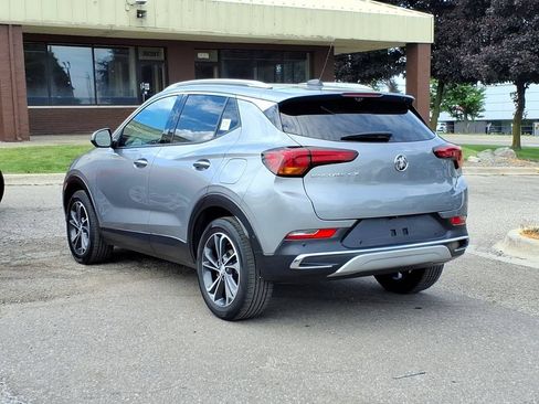 Used 2023 Buick Encore GX Essence w/ Advanced Technology Package FWD image 3