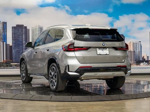 Used 2025 BMW X1 xDrive28i AWD/4WD image 9