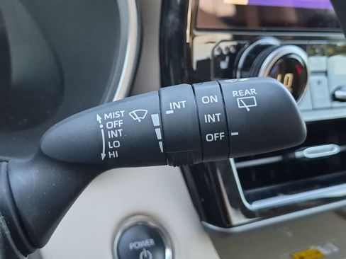 Used 2024 Toyota Highlander Limited AWD/4WD image 25