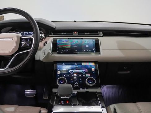 Used 2022 Land Rover Range Rover Velar R-Dynamic S image 20