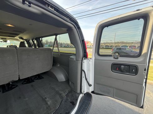 Used 2019 Chevrolet Express 3500 LT w/ LT Preferred Equipment Group image 29
