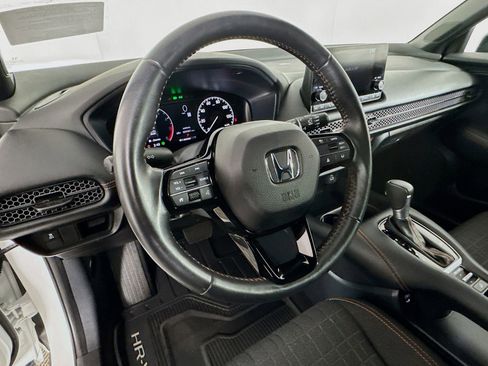Used 2024 Honda HR-V Sport image 11
