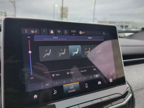 Used 2024 Jeep Compass Latitude image 17