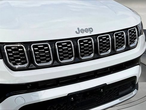 Used 2025 Jeep Compass Limited AWD/4WD image 35