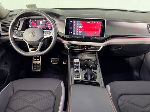 Used 2024 Volkswagen Atlas Peak Edition SE image 14