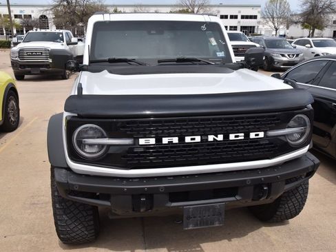 Used 2023 Ford Bronco Wildtrak image 3