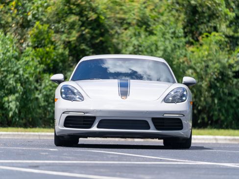 Used 2025 Porsche 718 Cayman RWD image 33