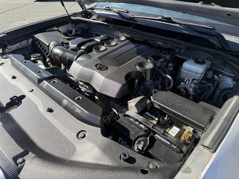 Used 2017 Toyota 4Runner TRD Off-Road Premium image 24