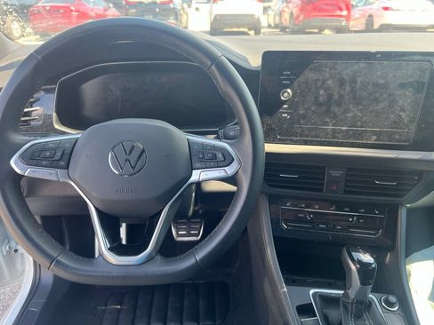 Used 2025 Volkswagen Jetta Sport FWD image 9