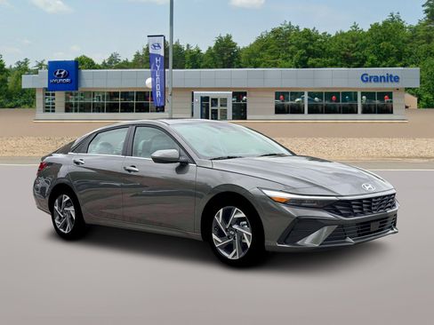 New 2026 Hyundai Elantra Limited image 10