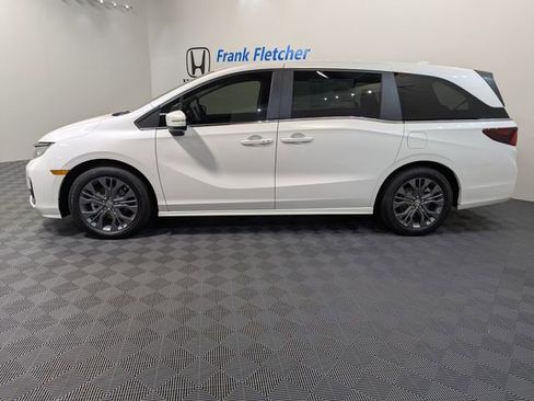 New 2026 Honda Odyssey Touring image 3
