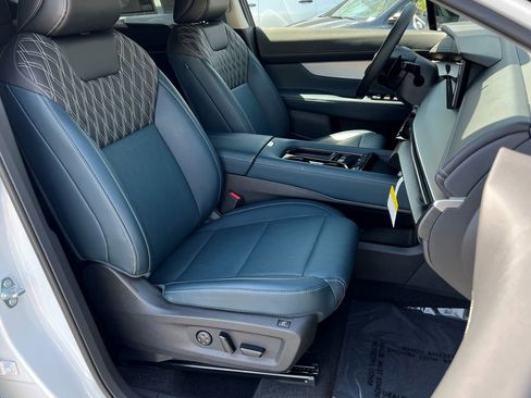 Used 2025 Nissan Murano Platinum w/ Cargo Package AWD/4WD image 10