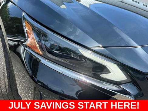 Used 2024 Nissan Altima 2.5 SR FWD image 39