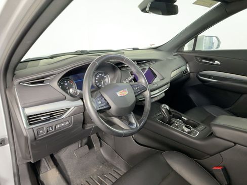 Used 2019 Cadillac XT4 Premium Luxury image 4