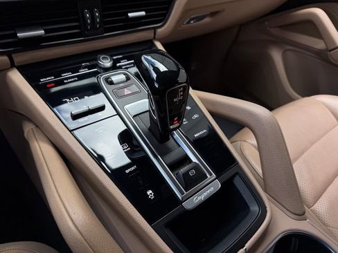 Used 2019 Porsche Cayenne image 27