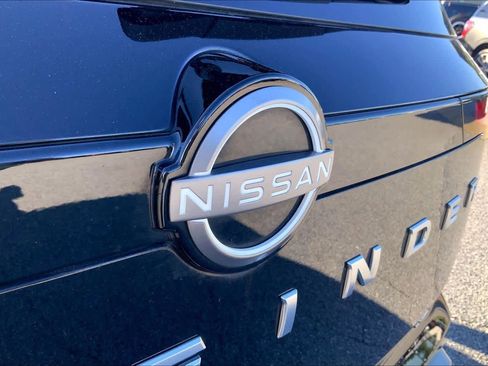 Used 2023 Nissan Pathfinder SL w/ SL Premium Package FWD image 30