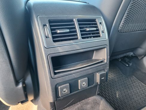 Used 2024 Jaguar F-PACE R-Dynamic S image 19