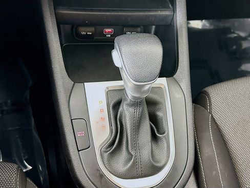 Used 2023 Kia Forte LXS w/ LXS Technology Package image 21