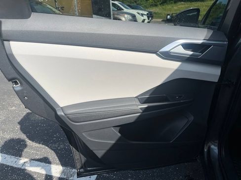 Certified 2025 Volkswagen Taos SE AWD/4WD image 25
