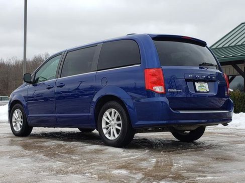 Used 2018 Dodge Grand Caravan SXT image 3