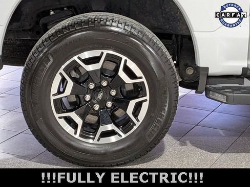 Used 2023 Ford F150 Lightning XLT image 15