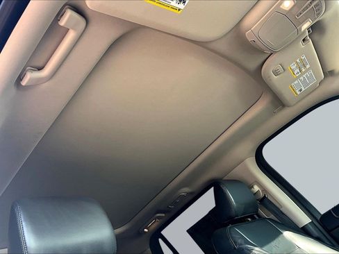 Used 2024 Ford Expedition XLT RWD image 30