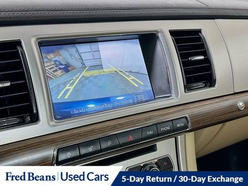 Used 2014 Jaguar XF 3.0 image 14