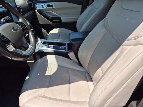Used 2022 Ford Explorer Platinum w/ Technology Package AWD/4WD image 15