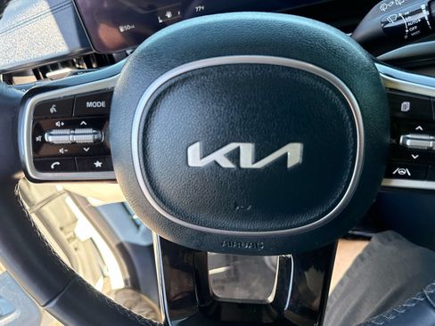 Used 2025 Kia Carnival SX Prestige FWD image 27