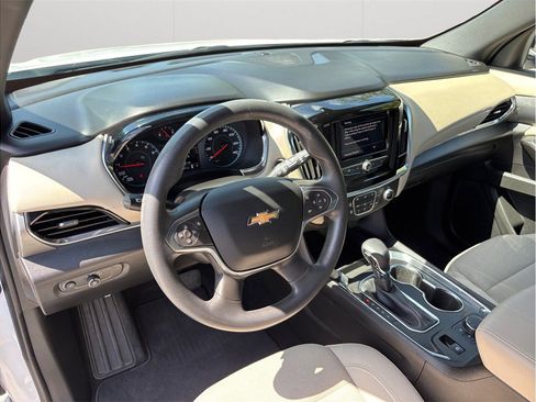 Used 2023 Chevrolet Traverse LS FWD image 6